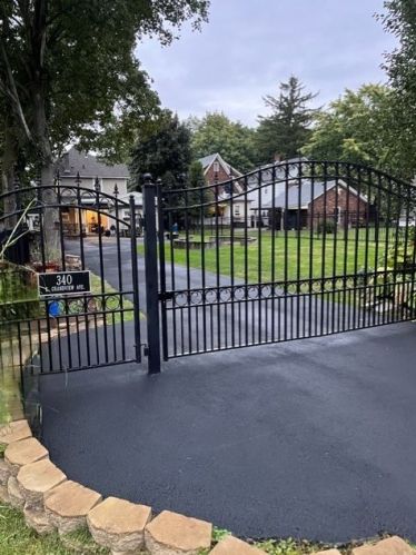 340 Grandview Ave, Zelienople PA  16063-1101 exterior