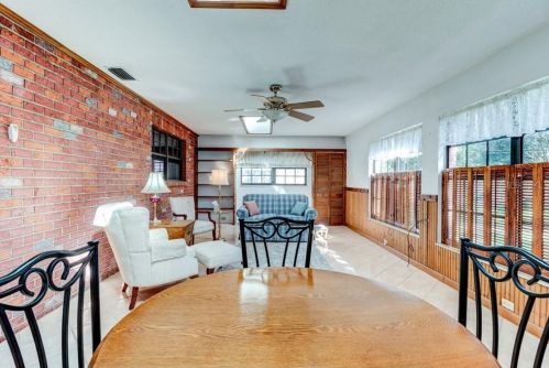 5655 Palm Ave, Daytona Beach FL 32117-3344 exterior