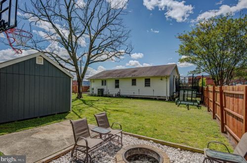 107 8th St, Laurel DE  19956-1401 exterior