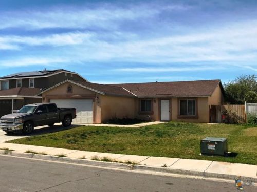 1321 David Navarro Ave, Calexico, CA 92231-4224