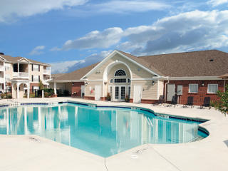 100 Breckenridge Dr, Hattiesburg MS  39402-3698 exterior