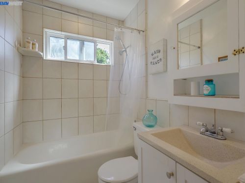 18448 Standish Ave, Hayward CA  94541-1323 exterior