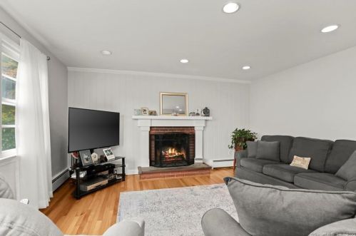 3 Yale St, Norwalk, CT 06851-3119