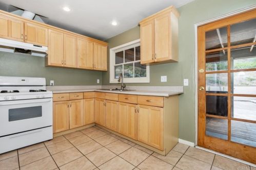 7231 Blackton Dr, La Mesa CA 91941-7560 exterior