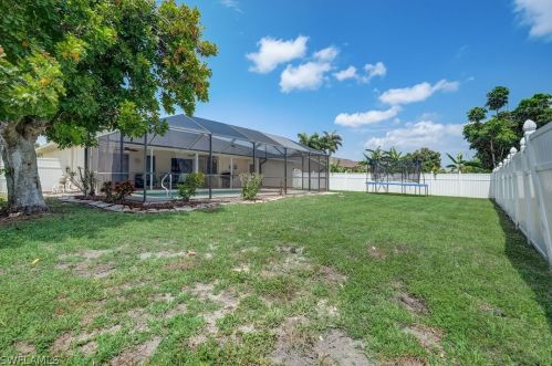 230 43rd Ter, Cape Coral FL  33904-8425 exterior