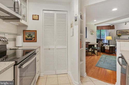 2725 Connecticut Ave, Washington, DC 20008-5300
