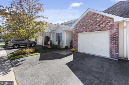 213 Hoyer Ct, Wilmington, DE 19803-2360