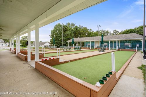 16 Wellington Ln, Lakewood NJ  08701-5736 exterior