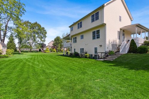 39 Robin Ct, Poughquag NY  12570-4508 exterior