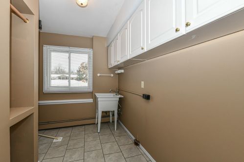 4380 Woodsview Ct, Waukesha WI  53146-3645 exterior