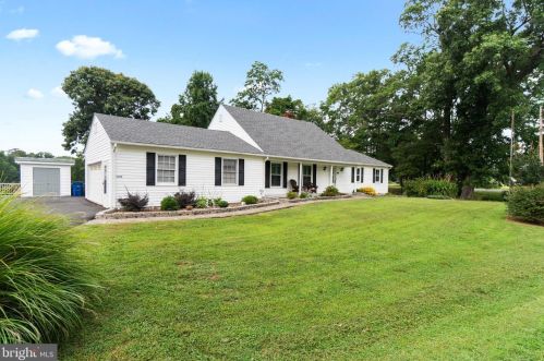 1170 Glebe Rd, Montross, VA 22520-4108