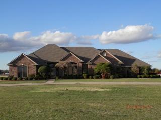 217 Quail Springs Dr, Cache, OK 73527-3141