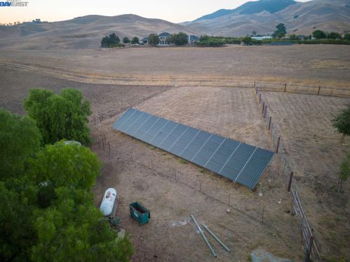 1080 Victorine Rd, Livermore CA  94551-6635 exterior