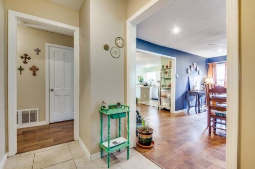 2518 Bridal Wreath Ln, Dallas TX  75233-3304 exterior