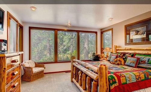 333 Skidder Trl, Truckee CA 96161-3931 exterior