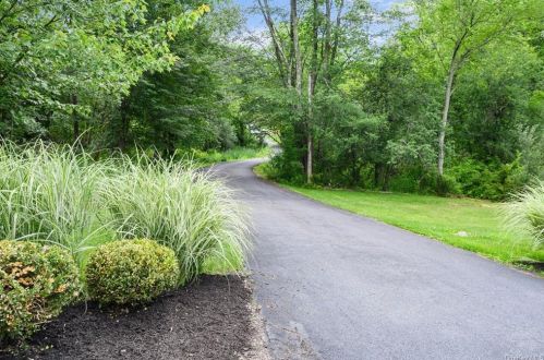 3 Trudy Dr, Camp Bell Hall, NY 10916-2633