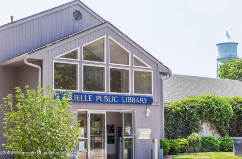402 Morgan Pkwy, Brielle, NJ 08730-1837