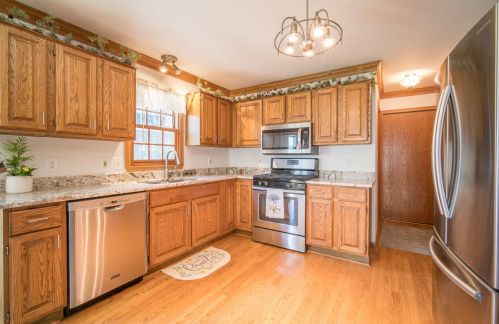 3403 Squire Ln, West Bend, WI 53090-8457