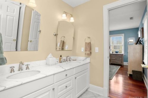77 Tackora Trl, Ridgefield CT  06877-3028 exterior