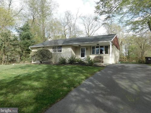 10 Adair Dr, Norristown, PA 19403-1049