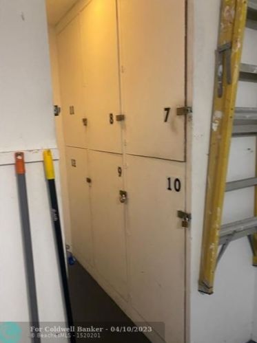 1005 17th Ave, Hollywood FL  33020-3609 exterior