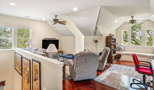 66 Bay Dr, Beaufort SC  29907-1755 exterior