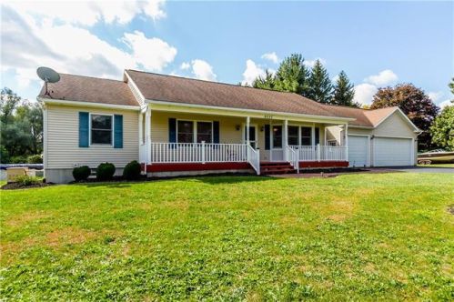 8523 Ridge Rd, Brockport, NY 14420-9332