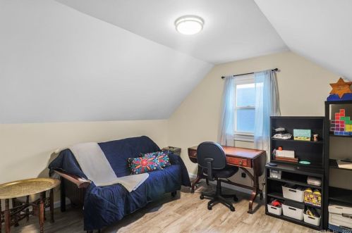 2 Glasser St, Norwalk CT  06854-4122 exterior