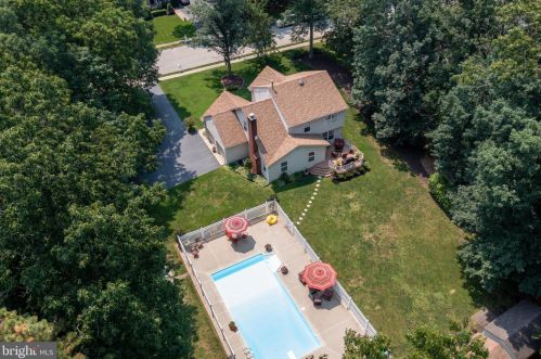 6 Arcadian Dr, Erial, NJ 08081-3810