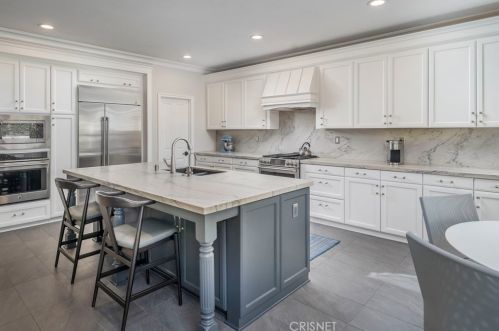 26173 Lone Rock Ct, Santa Clarita CA  91381-0647 exterior