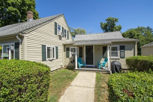 151 Hull St, Cohasset MA 02025-1007 exterior