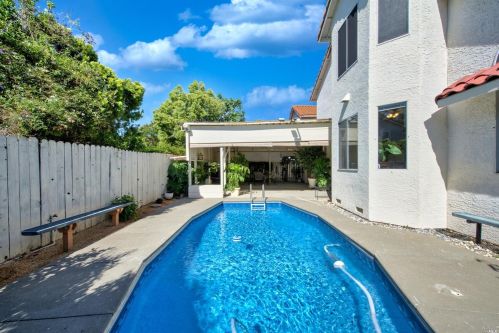 272 Sparrow St, Vacaville CA  95687-7225 exterior