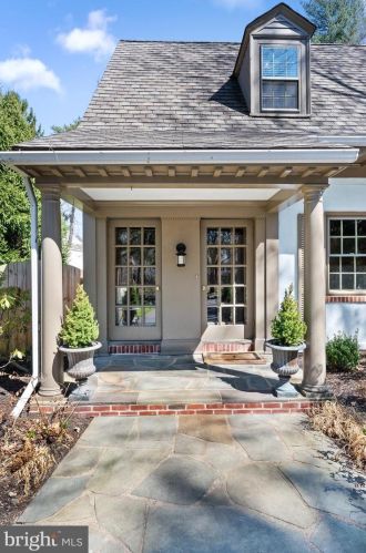 1627 Lark Ln, Ithan, PA 19085-1907