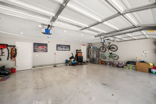 360 Paxton Ct, Upland CA 91784-1373 exterior