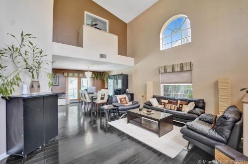 955 203 Ave, Hollywood FL  33029-3440 exterior