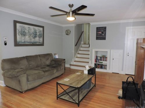 27 Vincent Rd, Bristol CT  06010-3828 exterior