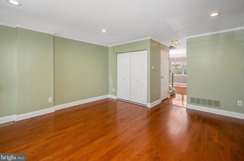 492 Devon Ct, Downingtown PA  19335-4221 exterior