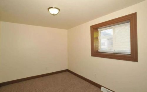 1600 35, Milwaukee WI 53215-1827 exterior