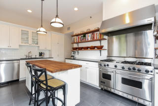 1404 Shippan Ave, Stamford CT  06902-7829 exterior