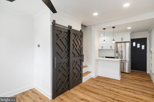 1231 3rd St, Philadelphia, PA 19147-5303