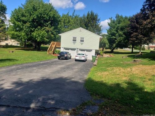 10 Lincoln St, Florida, NY 10921-1804