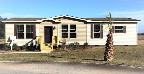990 Graysen Ln, Defuniak Springs, FL 32435