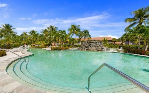 6830 Beach Resort Dr, Naples FL  34114-1510 exterior