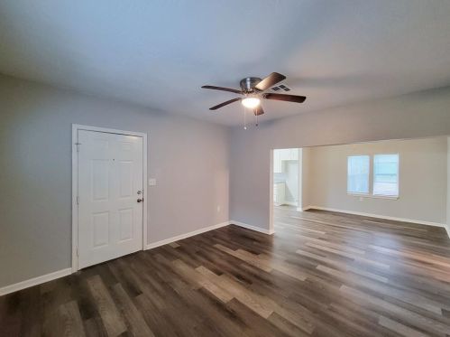 710 Magnolia St, Angleton TX  77515-5808 exterior