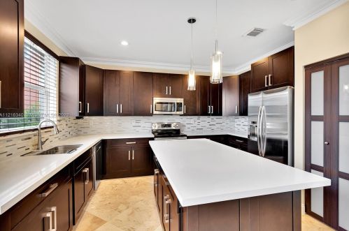 7720 23rd St, Hollywood, FL 33024-3605