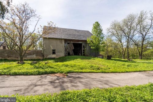 1704 Dreshertown Rd, Dresher PA  19025-1303 exterior