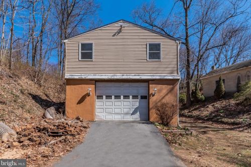 4250 Wertzville Rd, West Enola, PA 17025-1458