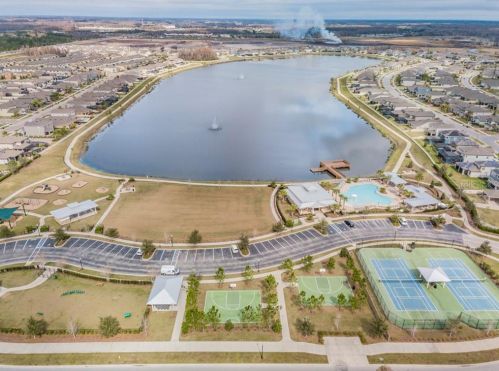 1606 Feather Grass Loop, Lutz FL  33558-2804 exterior