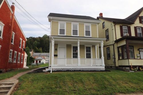 531 Washington St, Slatington PA  18080-1616 exterior