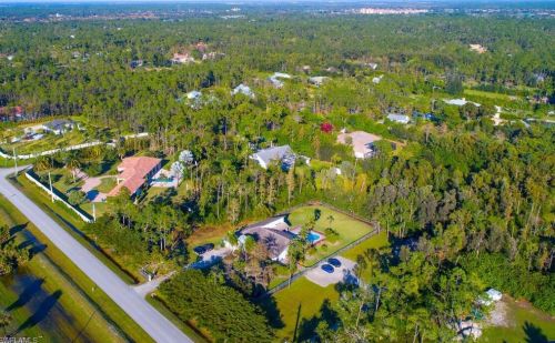 7040 Sable Rdg Ln, Naples FL 34109-3869 exterior